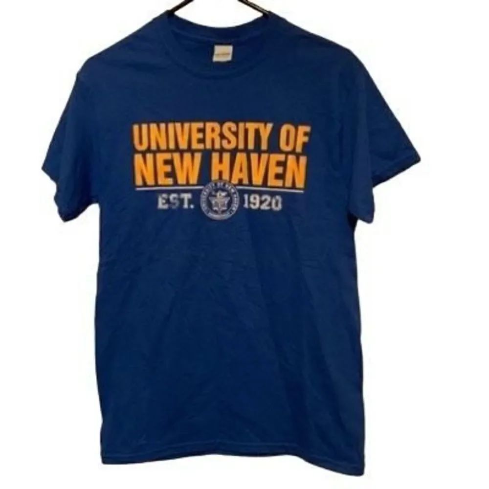 University Of New Haven Connecticut Size Small T-Shirt
